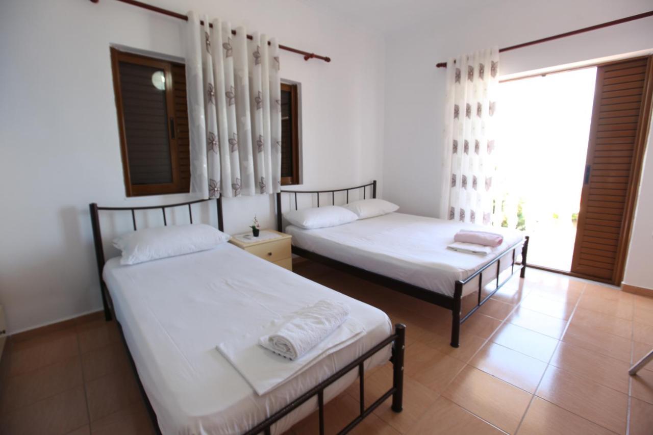 Hotel Lagjini Лукове Экстерьер фото