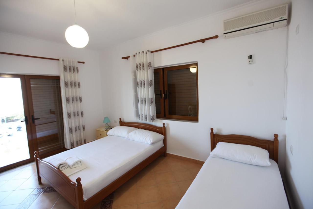 Hotel Lagjini Лукове Экстерьер фото