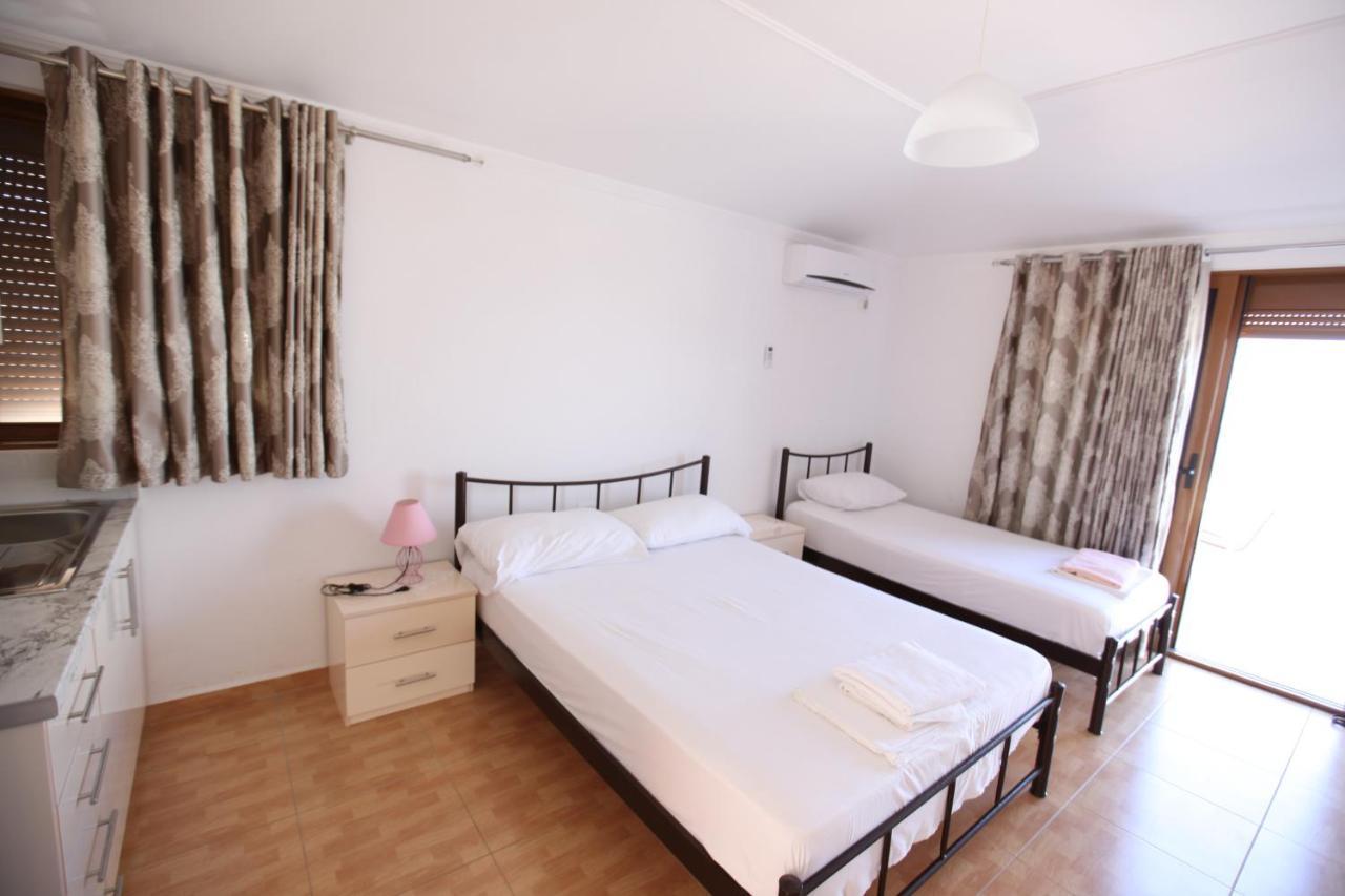 Hotel Lagjini Лукове Экстерьер фото