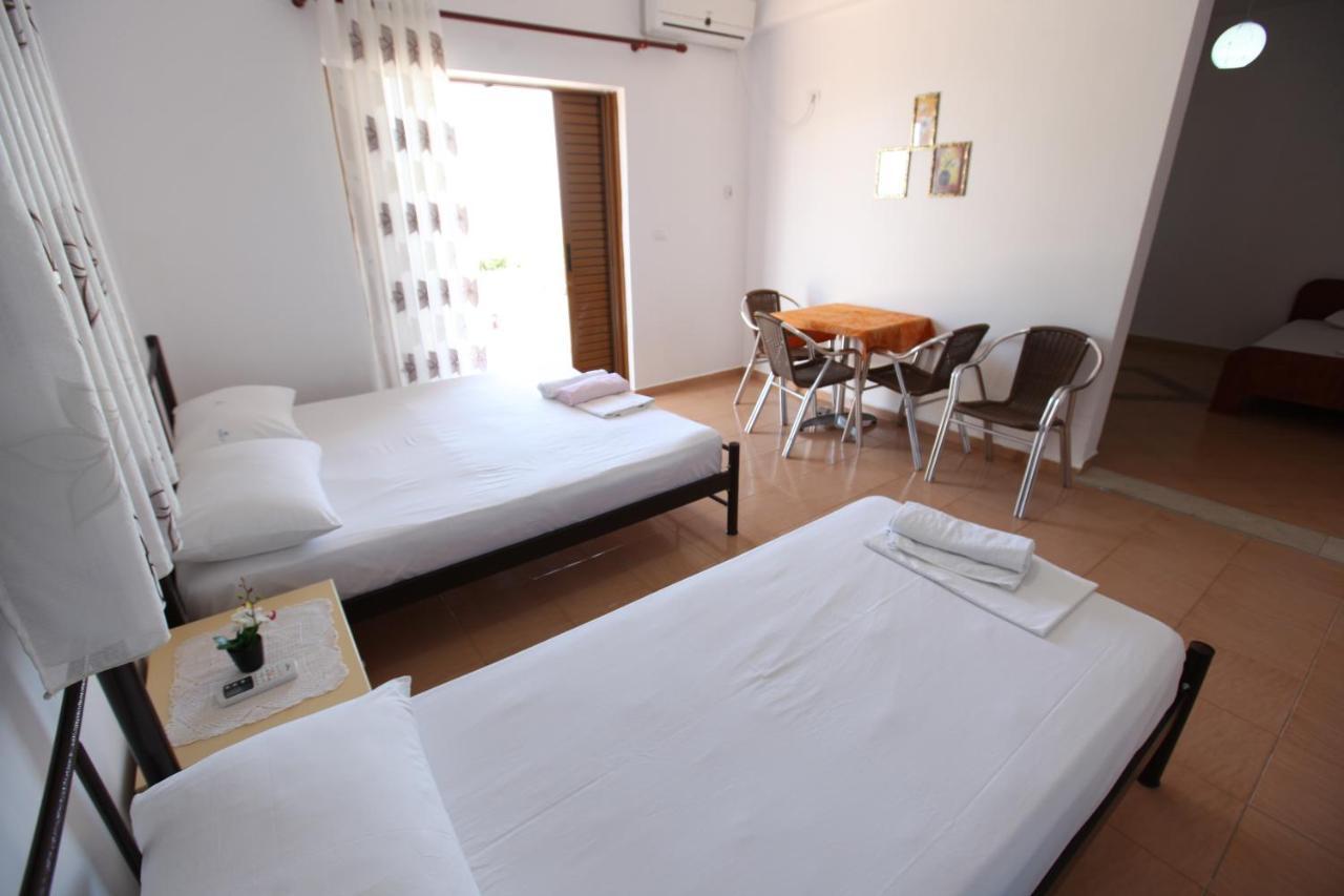 Hotel Lagjini Лукове Экстерьер фото