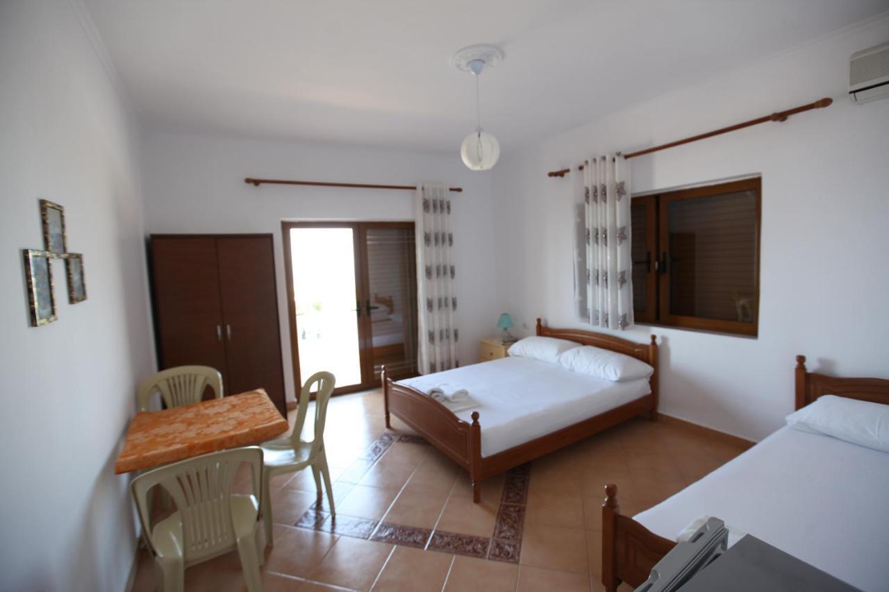 Hotel Lagjini Лукове Экстерьер фото