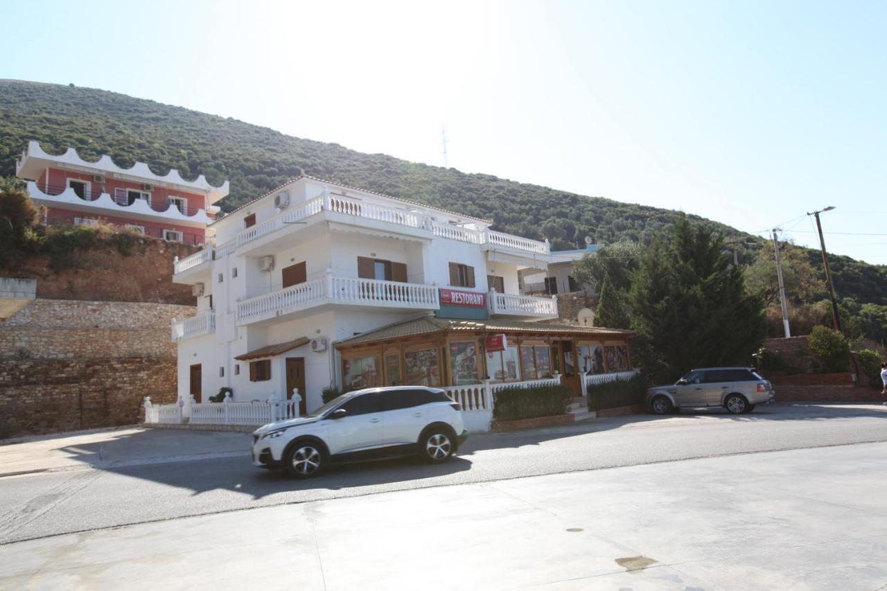 Hotel Lagjini Лукове Экстерьер фото