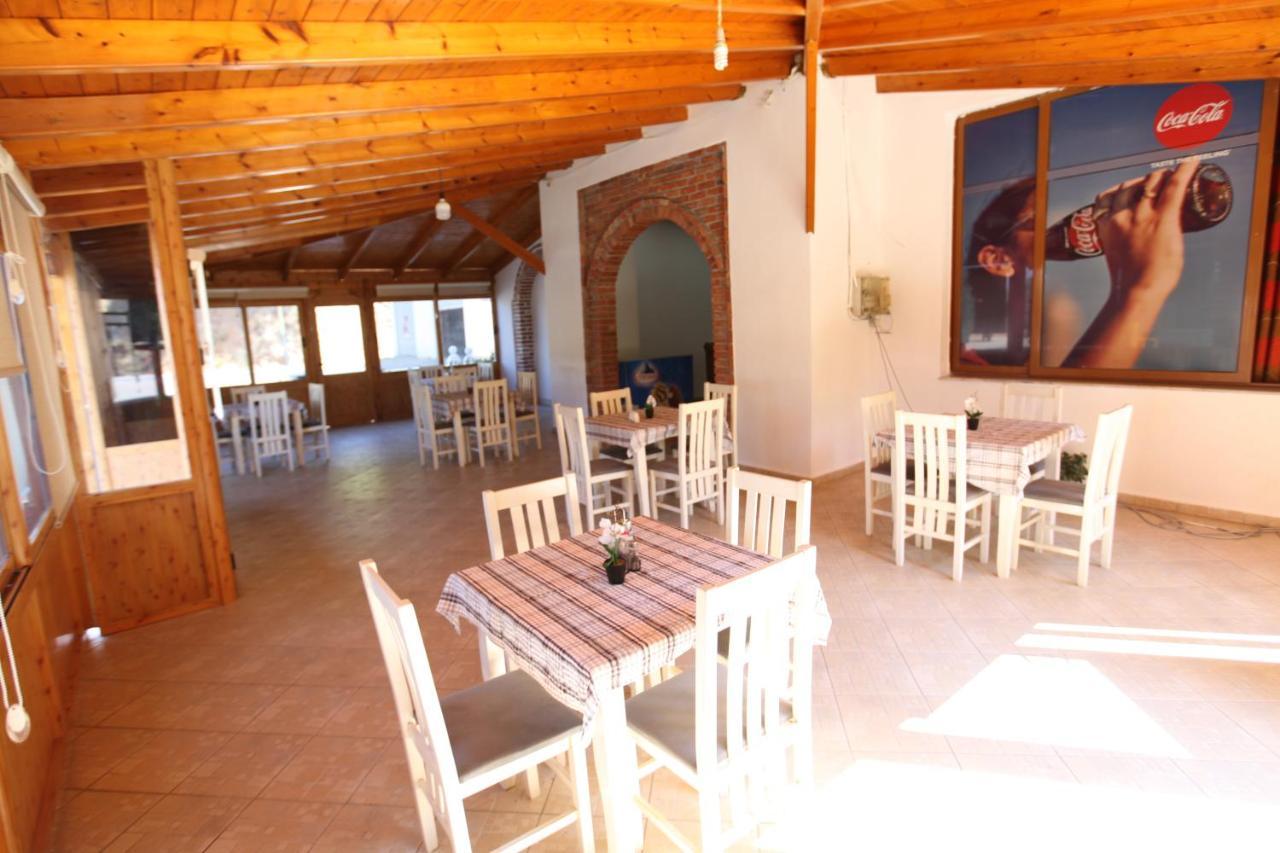 Hotel Lagjini Лукове Экстерьер фото