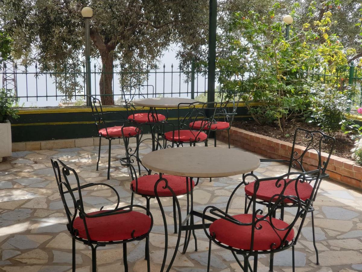 Hotel Lagjini Лукове Экстерьер фото