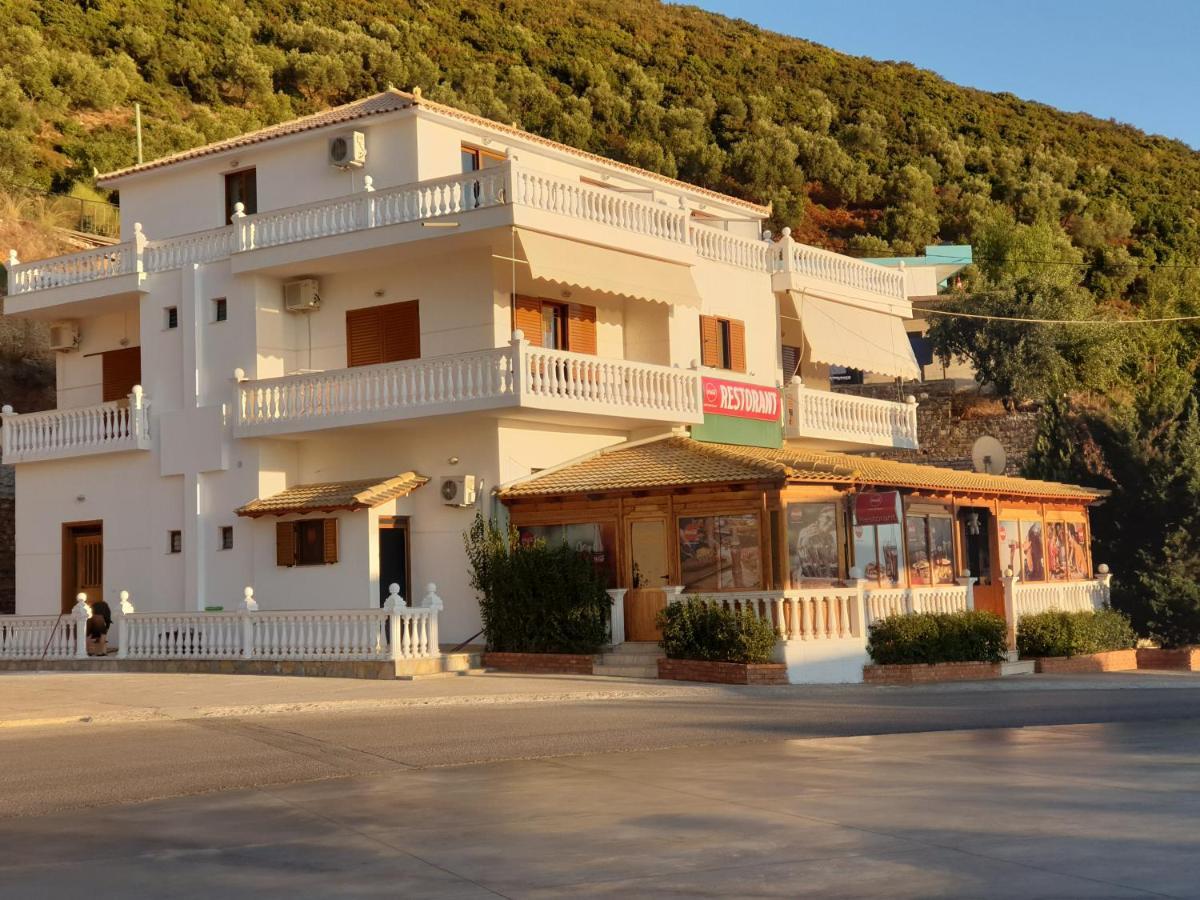 Hotel Lagjini Лукове Экстерьер фото