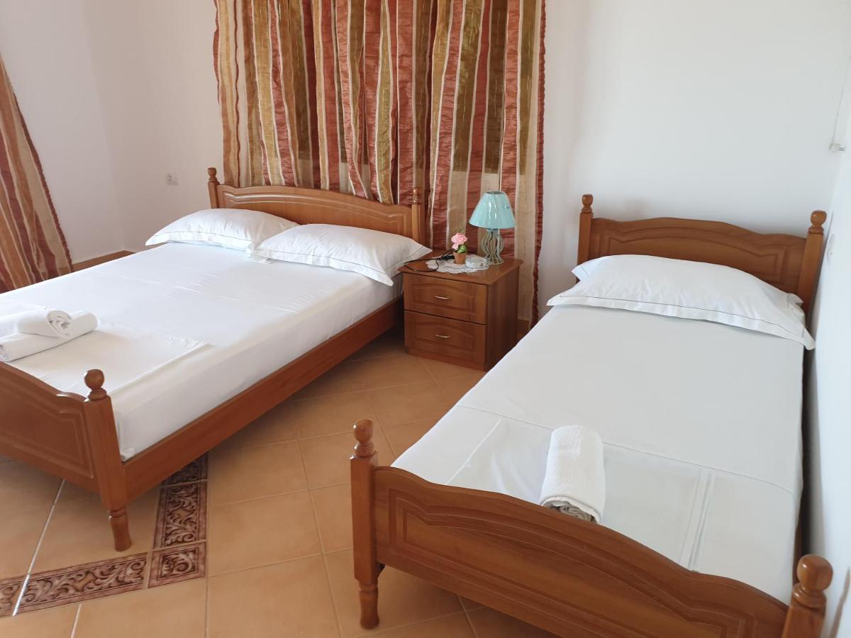 Hotel Lagjini Лукове Экстерьер фото