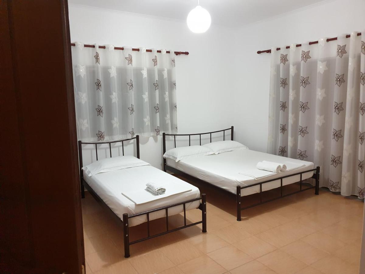 Hotel Lagjini Лукове Экстерьер фото